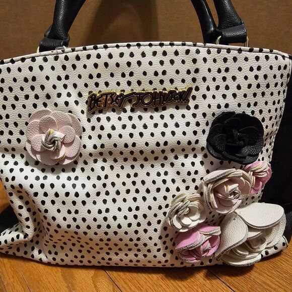 Betsey Johnson Handbags - Betsey Johnson Leather Tote Purse